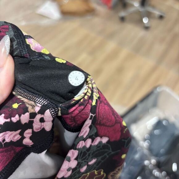 Lululemon Wunder Under Hi-Rise Tight 28" Fluorolace Multi size 4 - Picture 5 of 7